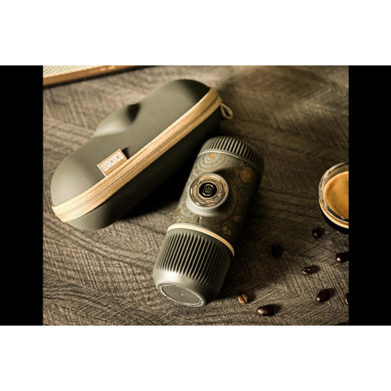 Wacaco® Nanopresso DARK SOULS GREY+ калъф – Преносима машина за еспресо