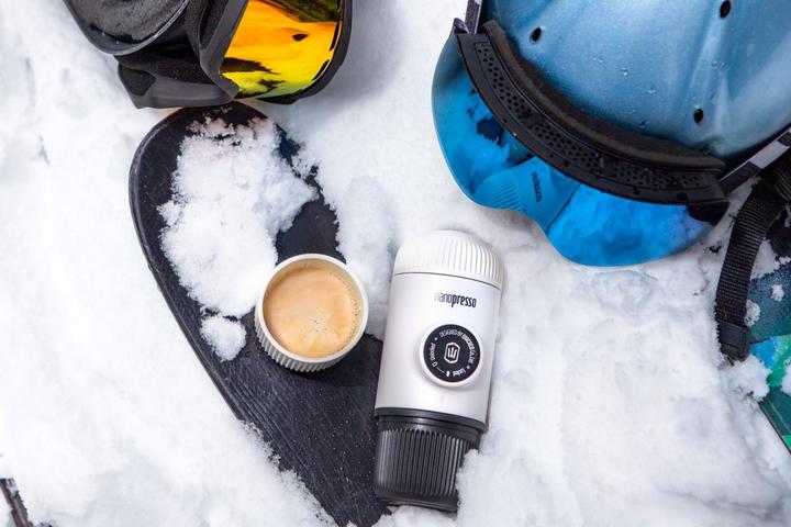 Wacaco® Nanopresso  Chill White + калъф – Преносима портативна машина за еспресо