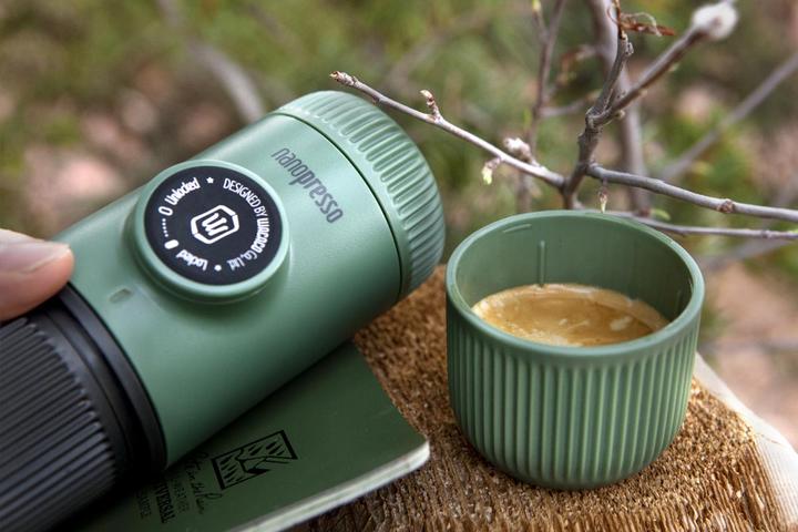 Wacaco® Nanopresso Moss Green + калъф – Преносима портативна машина за еспресо